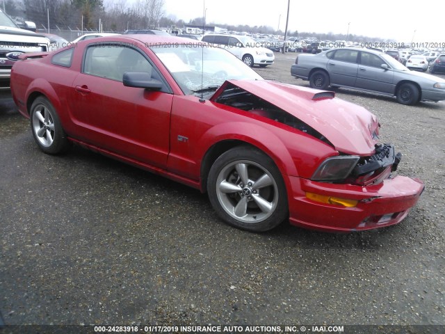 1ZVFT82H965216506 - 2006 FORD MUSTANG GT RED photo 1