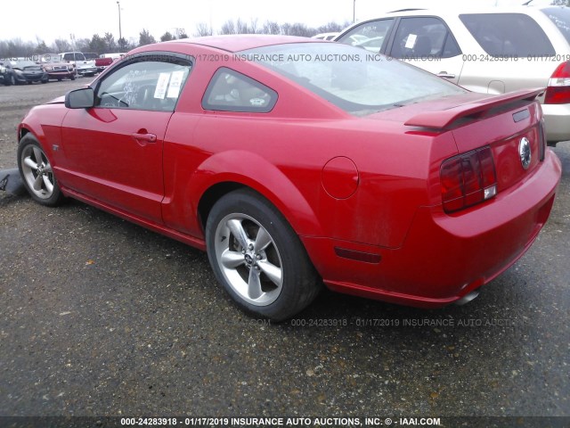 1ZVFT82H965216506 - 2006 FORD MUSTANG GT RED photo 3