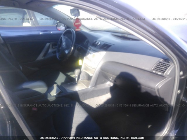 4T1BF3EK1AU014935 - 2010 TOYOTA CAMRY SE/LE/XLE 黑色 照片 5