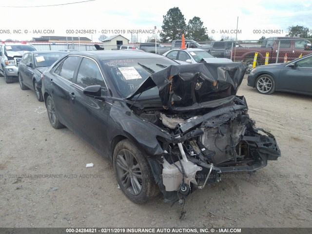 4T1BF1FK5GU171346 - 2016 TOYOTA CAMRY LE/XLE/SE/XSE შავი ფოტო 1