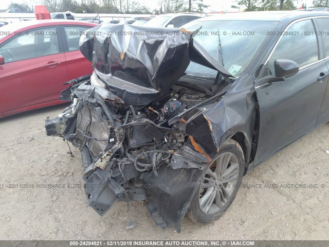 4T1BF1FK5GU171346 - 2016 TOYOTA CAMRY LE/XLE/SE/XSE შავი ფოტო 6