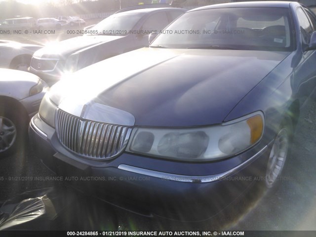 1LNHM81W8XY628033 - 1999 LINCOLN TOWN CAR EXECUTIVE BLUE photo 2