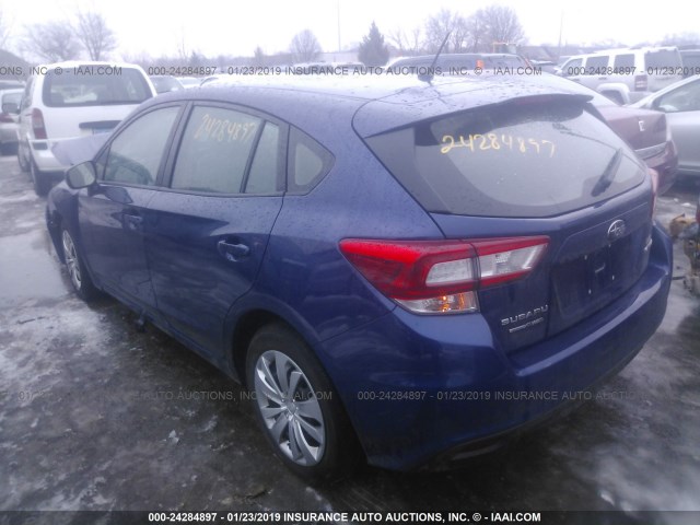 4S3GTAA65J3743672 - 2018 SUBARU IMPREZA BLUE photo 3