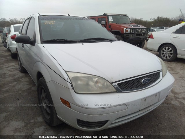 1FAFP34N37W278157 - 2007 FORD FOCUS ZX4/S/SE/SES WHITE photo 1