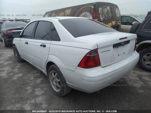 1FAFP34N37W278157 - 2007 FORD FOCUS ZX4/S/SE/SES WHITE photo 3