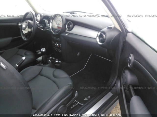 WMWZF3C59CT268267 - 2012 MINI COOPER CLUBMAN BLACK photo 5