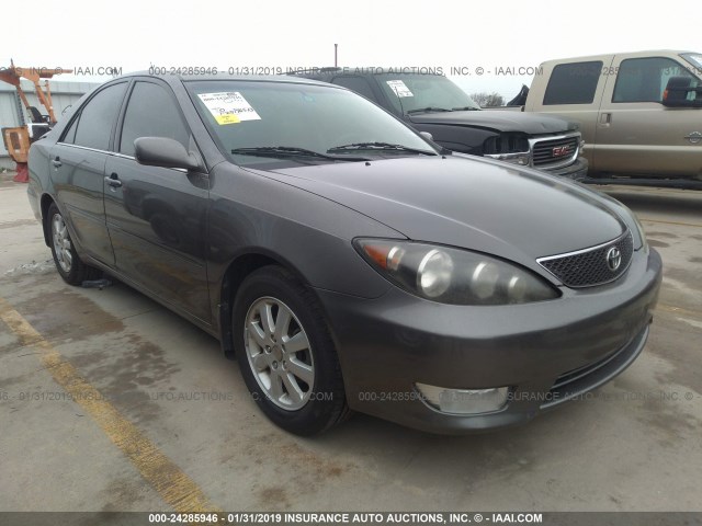 4T1BE32KX5U960576 - 2005 TOYOTA CAMRY LE/XLE/SE GRAY photo 1