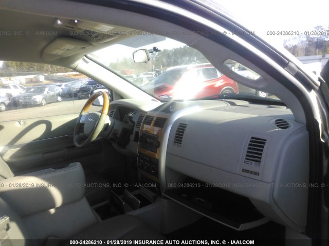 1A8HX58267F508930 - 2007 CHRYSLER ASPEN LIMITED BEIGE photo 5