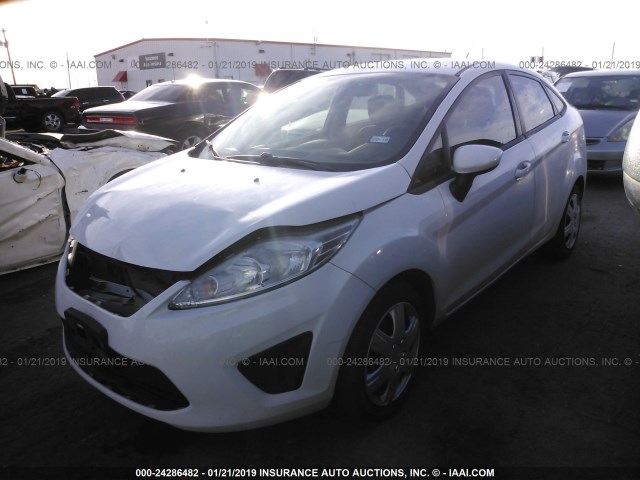 3FADP4AJ7DM149770 - 2013 FORD FIESTA S WHITE photo 2