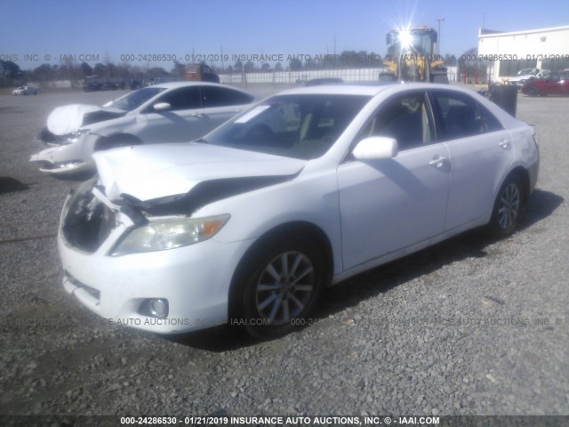 4T1BK3EK7BU613674 - 2011 TOYOTA CAMRY SE/LE/XLE WHITE photo 2