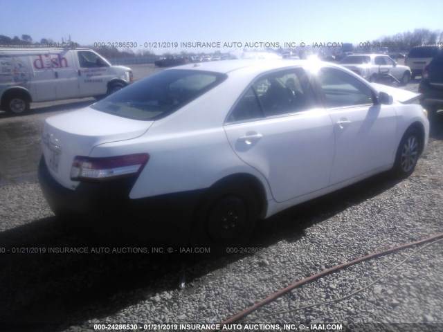 4T1BK3EK7BU613674 - 2011 TOYOTA CAMRY SE/LE/XLE WHITE photo 4