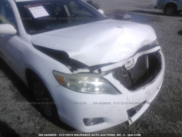 4T1BK3EK7BU613674 - 2011 TOYOTA CAMRY SE/LE/XLE WHITE photo 6