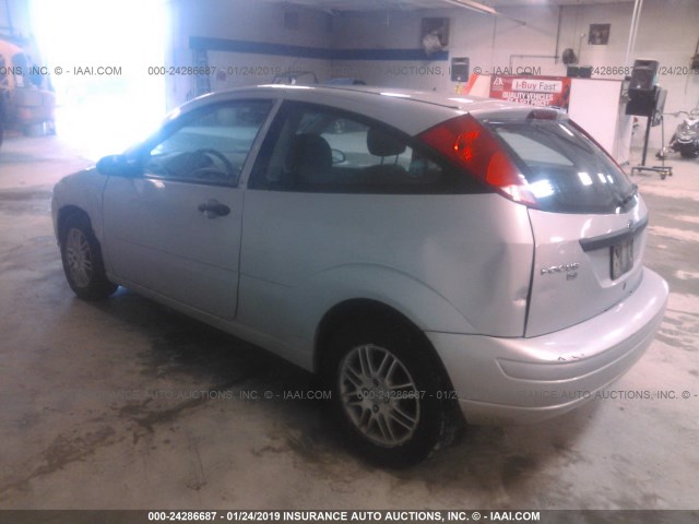 1FAFP31N67W274205 - 2007 FORD FOCUS ZX3/S/SE/SES SILVER photo 3