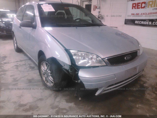 1FAFP31N67W274205 - 2007 FORD FOCUS ZX3/S/SE/SES SILVER photo 6