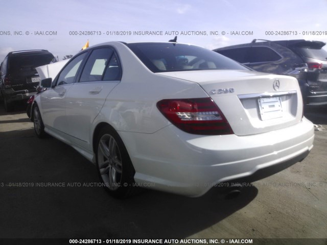 WDDGF4HB7EA932018 - 2014 MERCEDES-BENZ C 250 WHITE photo 3