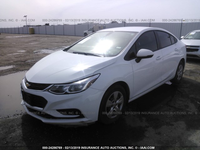 1G1BC5SM2J7127461 - 2018 CHEVROLET CRUZE LS WHITE photo 2