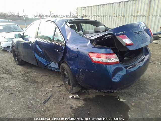 4T1BF3EK9BU764777 - 2011 TOYOTA CAMRY SE/LE/XLE BLUE photo 3