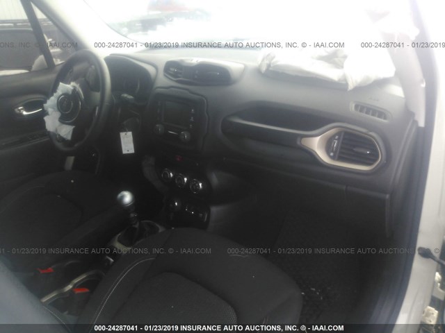 ZACCJBBW4GPD77510 - 2016 JEEP RENEGADE LATITUDE WHITE photo 5