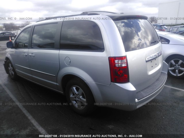 2D4RN5D18AR211112 - 2010 DODGE GRAND CARAVAN SXT SILVER photo 3