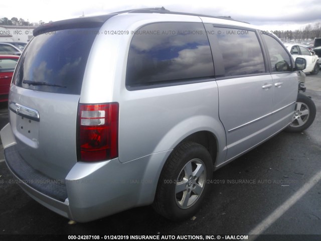 2D4RN5D18AR211112 - 2010 DODGE GRAND CARAVAN SXT SILVER photo 4