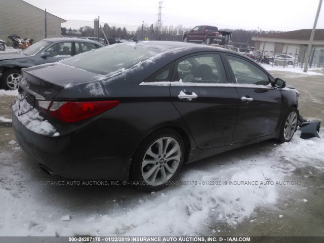 5NPEC4AB7DH633088 - 2013 HYUNDAI SONATA SE/LIMITED Dark Blue photo 4