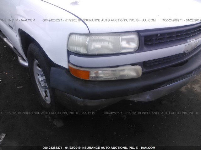 2GCEC19WX11266903 - 2001 CHEVROLET SILVERADO C1500 WHITE photo 6