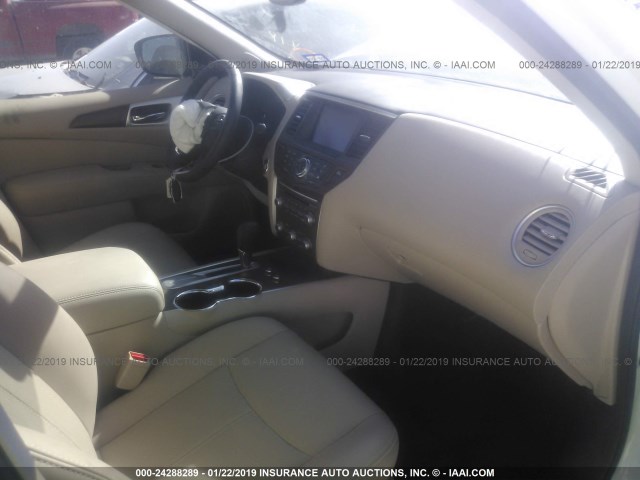 5N1DR2MN5JC654111 - 2018 NISSAN PATHFINDER S/SV/SL/PLATINUM WHITE photo 5