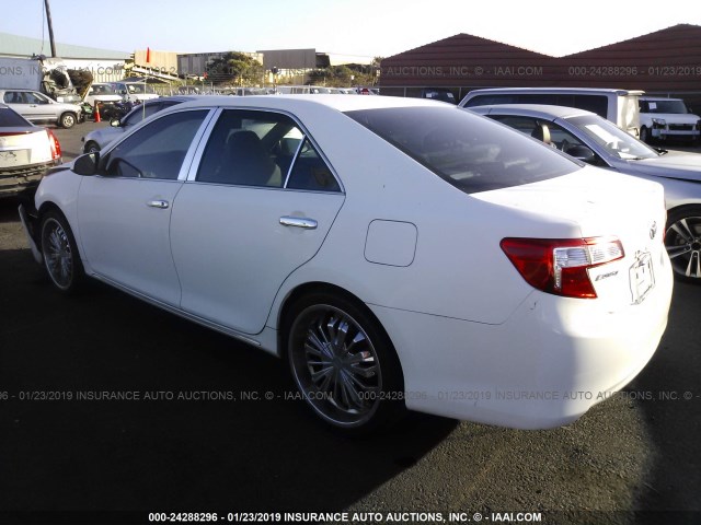 4T1BF1FK6CU509105 - 2012 TOYOTA CAMRY SE/LE/XLE 白色 照片 3