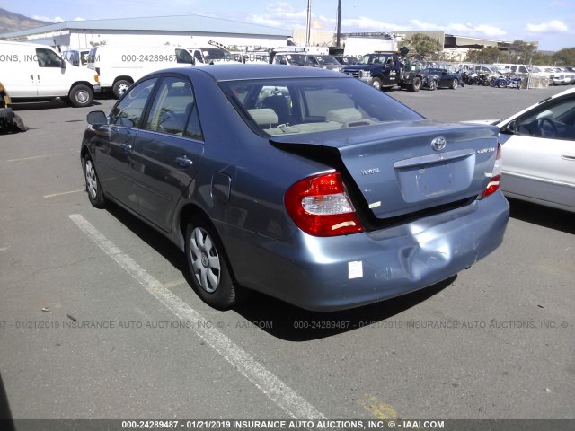 4T1BE32K82U588117 - 2002 TOYOTA CAMRY LE/XLE/SE BLUE photo 3