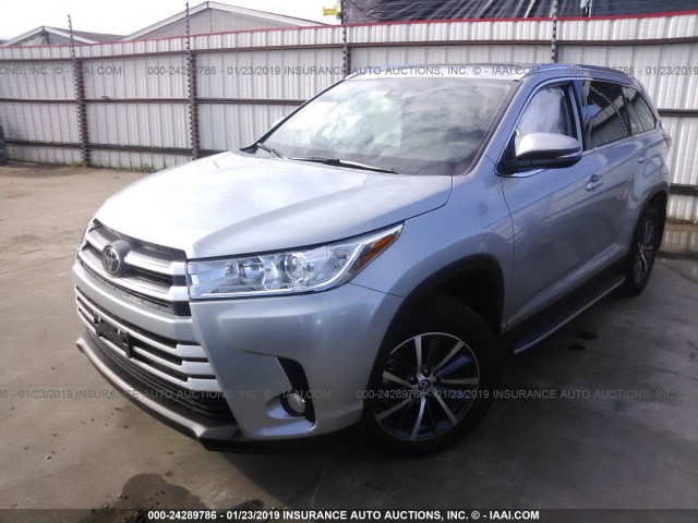 5TDKZRFH6KS552196 - 2019 TOYOTA HIGHLANDER SE/XLE SILVER photo 2