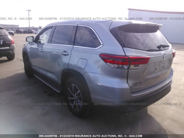 5TDKZRFH6KS552196 - 2019 TOYOTA HIGHLANDER SE/XLE SILVER photo 3