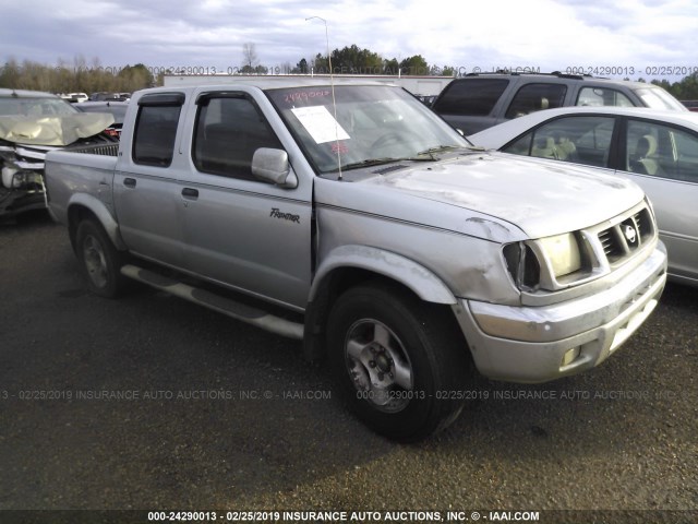 1N6ED27T7YC360895 - 2000 NISSAN FRONTIER CREW CAB XE/CREW CAB SE SILVER photo 1