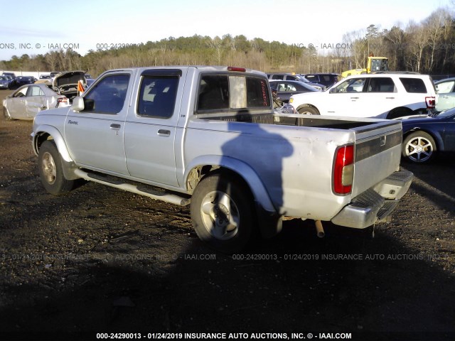 1N6ED27T7YC360895 - 2000 NISSAN FRONTIER CREW CAB XE/CREW CAB SE SILVER photo 3