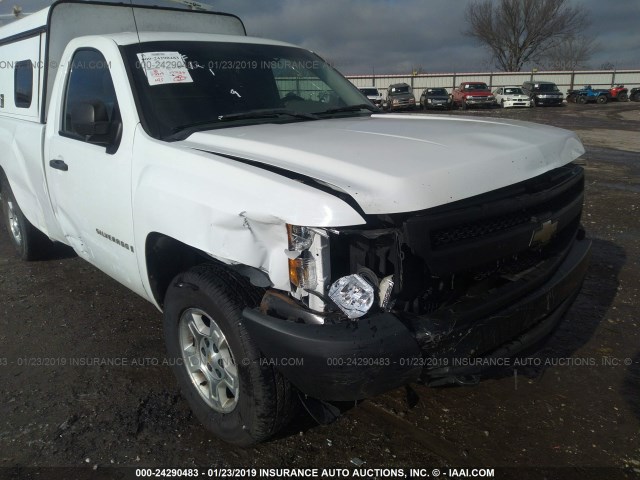 1GCEC14C88Z288106 - 2008 CHEVROLET SILVERADO C1500 WHITE photo 6