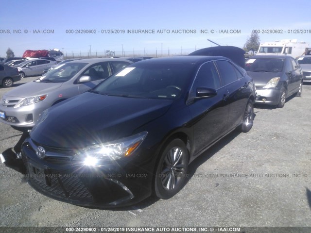 4T1BF1FKXGU196033 - 2016 TOYOTA CAMRY LE/XLE/SE/XSE BLACK photo 2