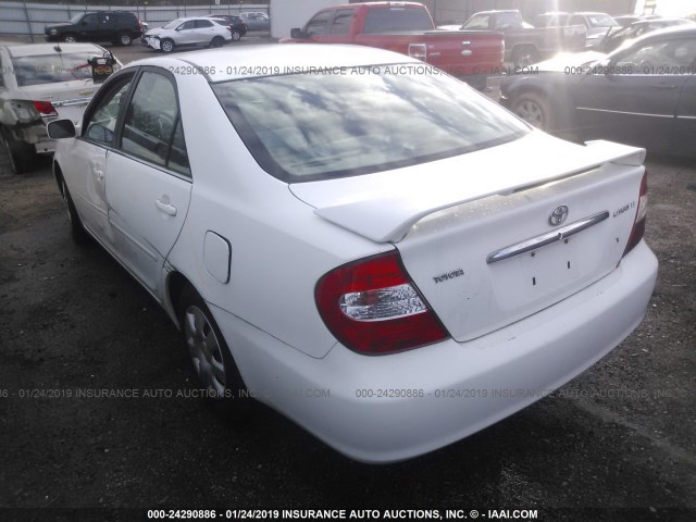 4T1BE32K94U326156 - 2004 TOYOTA CAMRY LE/XLE/SE WHITE photo 3