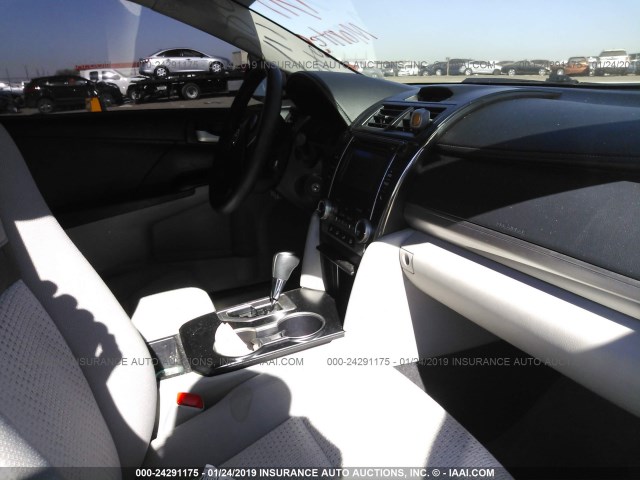 4T4BF1FK7ER382289 - 2014 TOYOTA CAMRY L/SE/LE/XLE 白色 照片 5