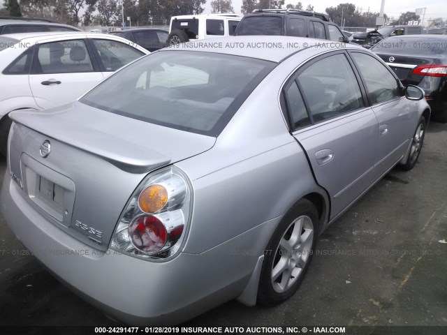 1N4BL11D03C182069 - 2003 NISSAN ALTIMA SE SILVER photo 4