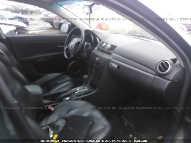 JM1BK123441189820 - 2004 MAZDA 3 S BLACK photo 5