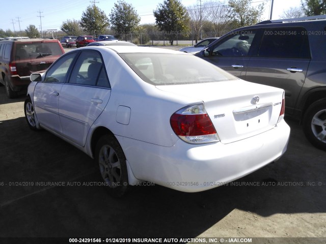 4T1BE30K05U028728 - 2005 TOYOTA CAMRY LE/XLE/SE WHITE photo 3