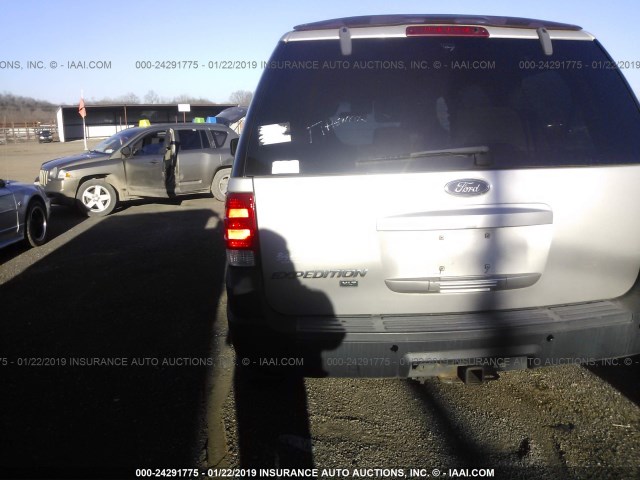 1FMPU16L53LC41691 - 2003 FORD EXPEDITION XLT SILVER photo 3