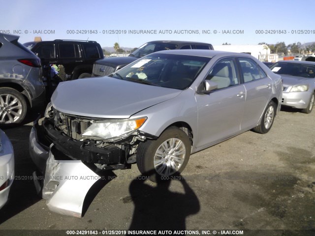 4T4BF1FK9ER383606 - 2014 TOYOTA CAMRY L/SE/LE/XLE 银色 照片 2
