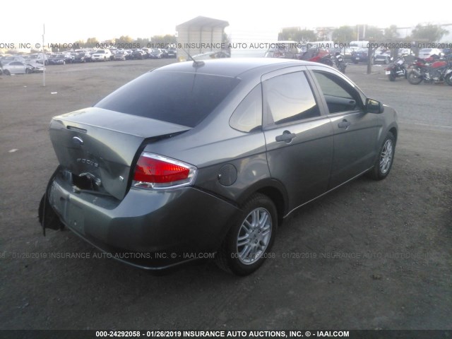 1FAHP3FN0BW181044 - 2011 FORD FOCUS SE GRAY photo 4