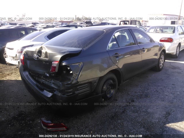 4T4BE46K68R045542 - 2008 TOYOTA CAMRY CE/LE/XLE/SE GRAY photo 4