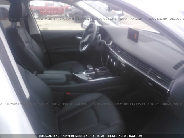 WA1LAAF72JD034742 - 2018 AUDI Q7 PREMIUM PLUS WHITE photo 5