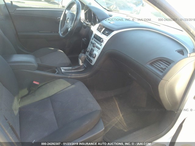1G1ZC5E08CF111281 - 2012 CHEVROLET MALIBU 1LT თეთრი ფოტო 5