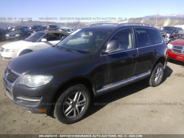 WVGBE77L38D000660 - 2008 VOLKSWAGEN TOUAREG 2 V6 GRAY photo 2