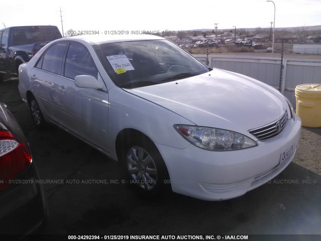 4T1BE32K16U661804 - 2006 TOYOTA CAMRY LE/XLE/SE WHITE photo 1