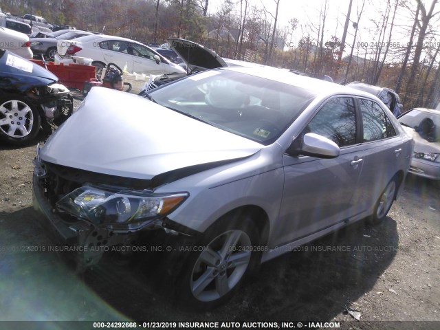 4T1BF1FK9DU249736 - 2013 TOYOTA CAMRY L/SE/LE/XLE 银色 照片 2
