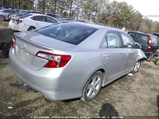 4T1BF1FK9DU249736 - 2013 TOYOTA CAMRY L/SE/LE/XLE 银色 照片 4